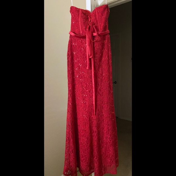 Red strapless dress - Picture 2 of 6